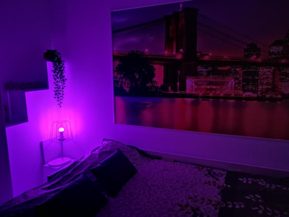 Iasi Jacuzzi Apartment A Eksteriør billede